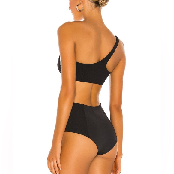 l*space ★ Black One Shoulder Jackie Bikini Set - Picture 9 of 16